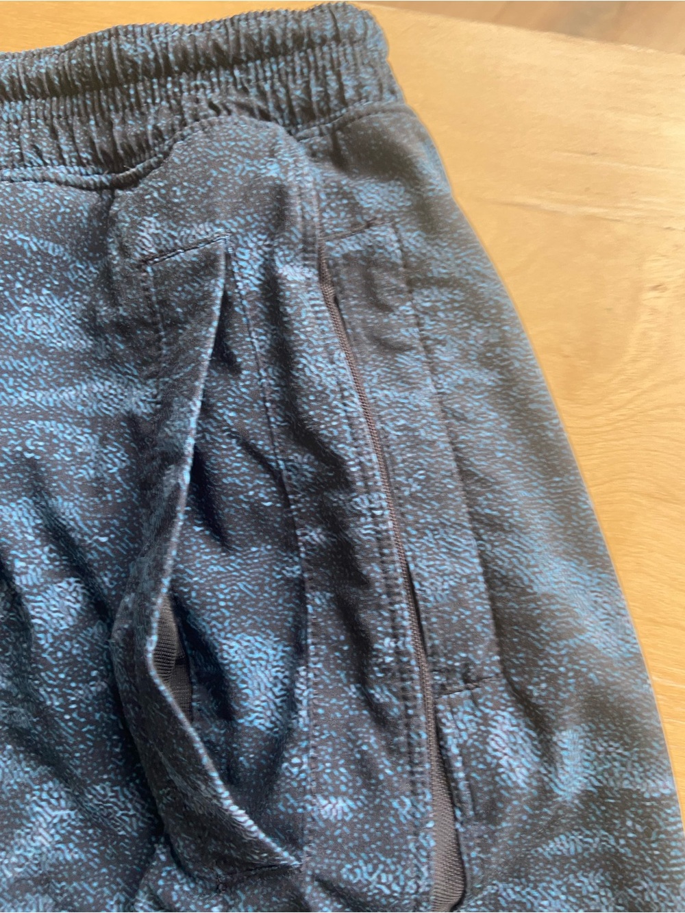 lululemon athletica Men's Dark Blue Camouflage Athletic Shorts - Picture 2 of 4